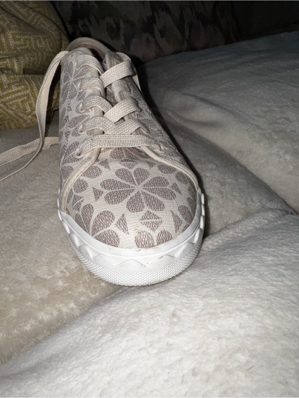 The Kate Spade Vale Spade Flower Coated Canvas Sneakers SZ 8.5B - Picture 12 of 14